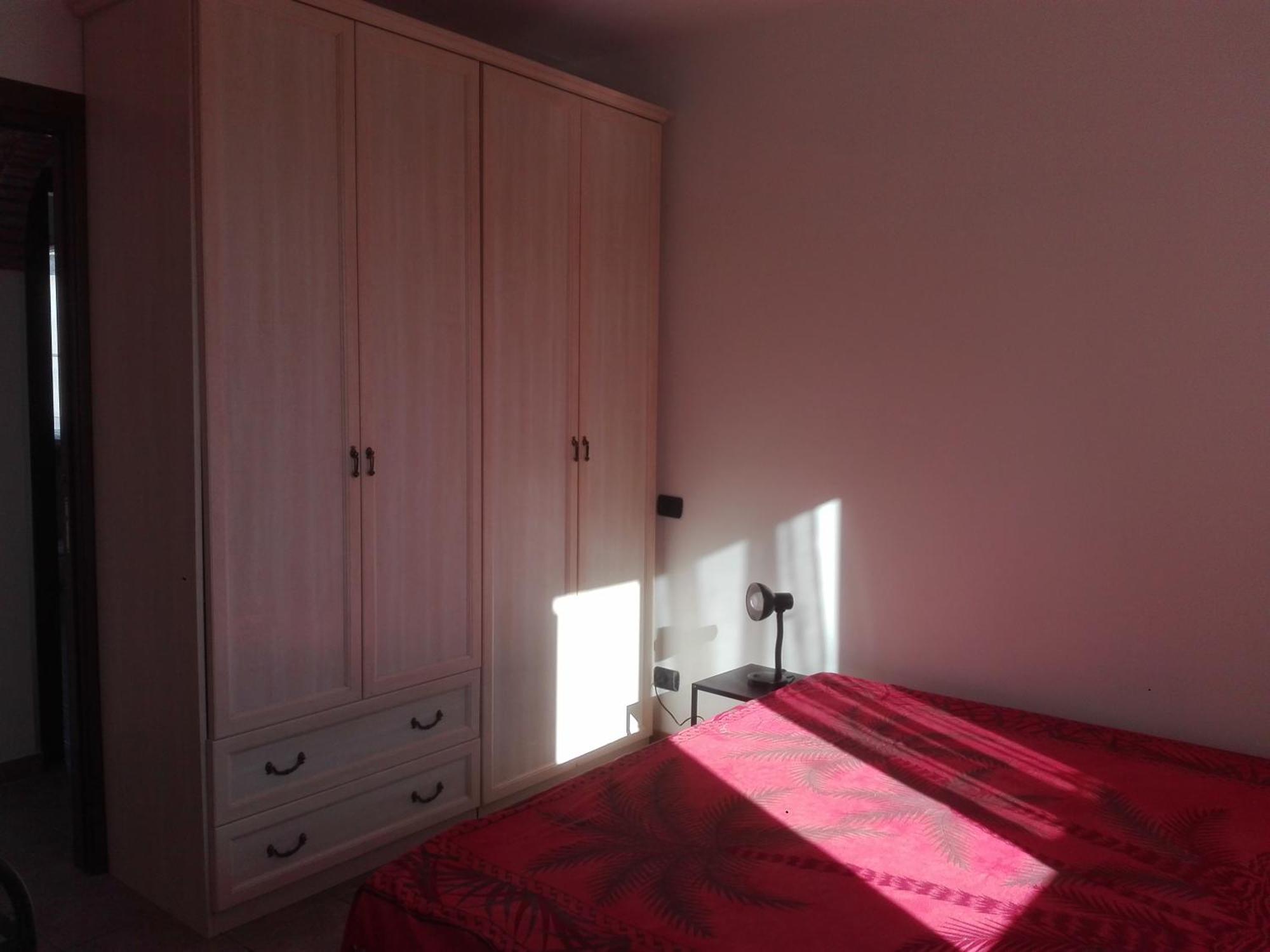 A Santy's House 1piano-no Lift-shuttle A Pagamento-raggiungibile A Piedi Aeroporto-fermata Bus Fiera Di Roma A 3 Minuti-air Condiz Ed Extra Bed For A Fee A Pagamento Appartamento