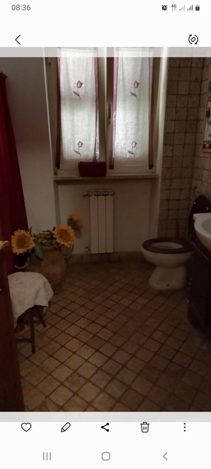 A Santy's House 1piano-no Lift-shuttle A Pagamento-raggiungibile A Piedi Aeroporto-fermata Bus Fiera Di Roma A 3 Minuti-air Condiz Ed Extra Bed For A Fee A Pagamento *