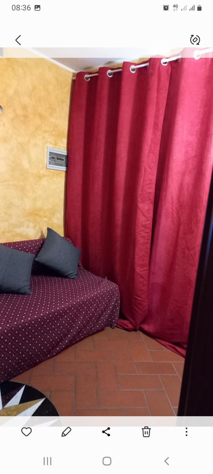 A Santy's House 1piano-no Lift-shuttle A Pagamento-raggiungibile A Piedi Aeroporto-fermata Bus Fiera Di Roma A 3 Minuti-air Condiz Ed Extra Bed For A Fee A Pagamento